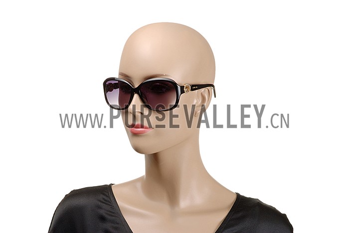 Gucci Elegant Oval Shaped Black Sunglasses 308031