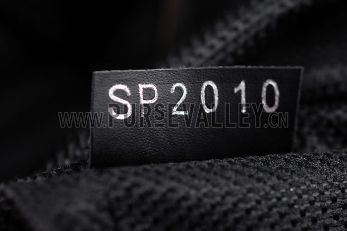 Louis Vuitton Roman GM Taiga Leather Black