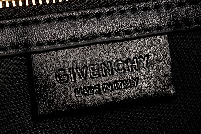 Givenchy Antigona Madonna Bag 18924665