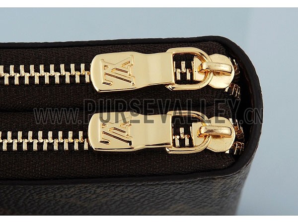 Louis Vuitton Zipped Purse