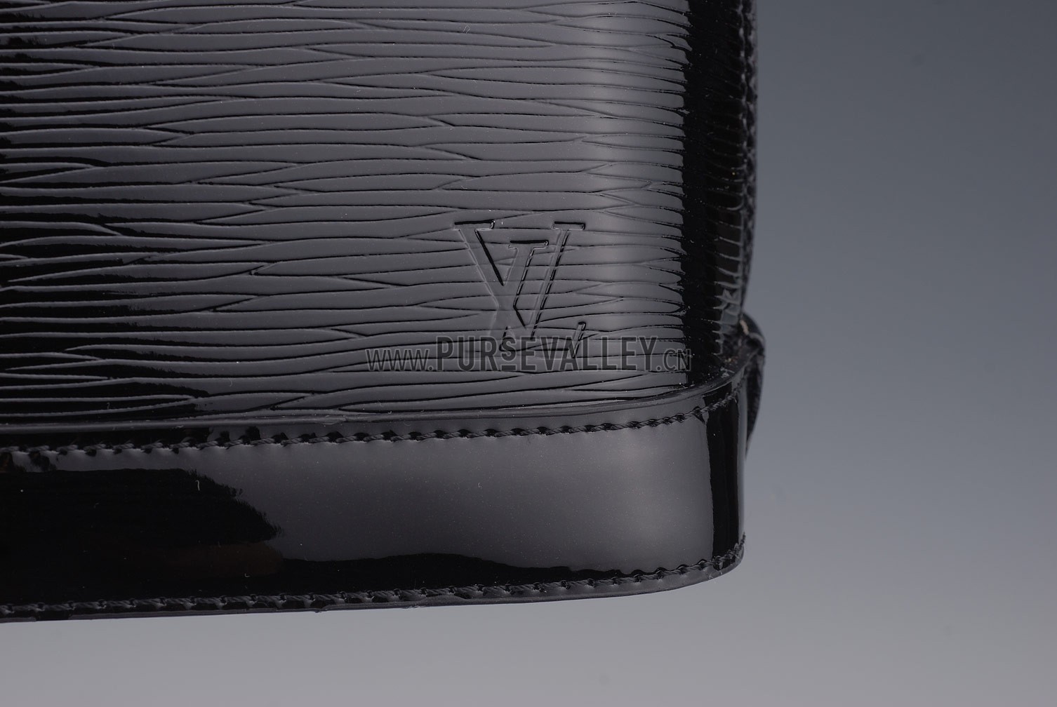 Louis Vuitton Alma PM Epi Leather Black