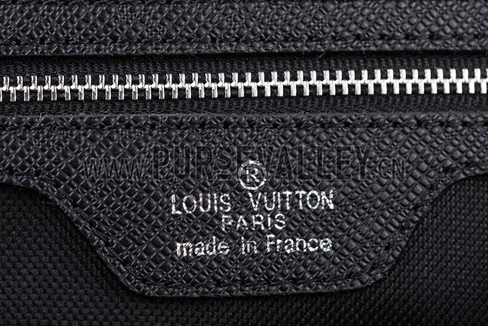Louis Vuitton Roman MM Taiga Leather Black