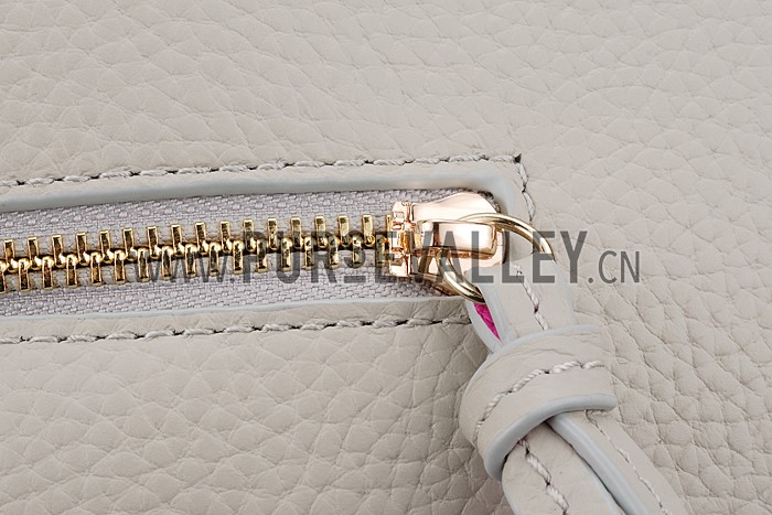 Salvatore Ferragamo Amy Duffle Bag Grey 18926657