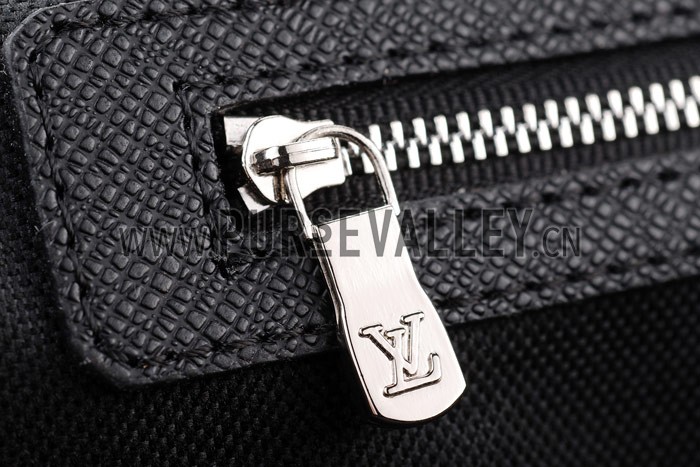 Louis Vuitton Roman MM Taiga Leather Black