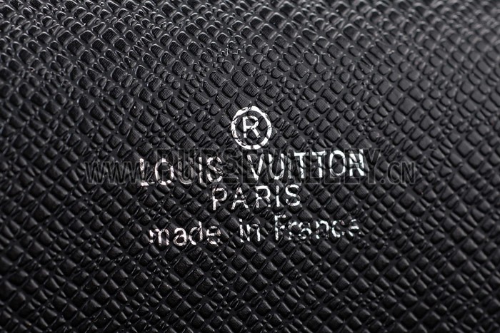 Louis Vuitton Robusto 2 Compartments Taiga Leather Black