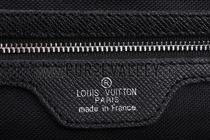 Louis Vuitton Roman GM Taiga Leather Black