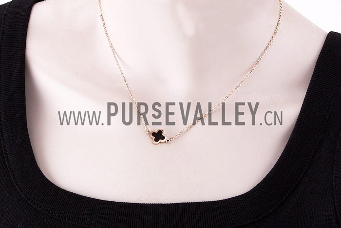 Van Cleef Replica Black Ceramic Centered Gold Rimmed Flower Pendant Two Toned Fine Chain Necklace 2165-361