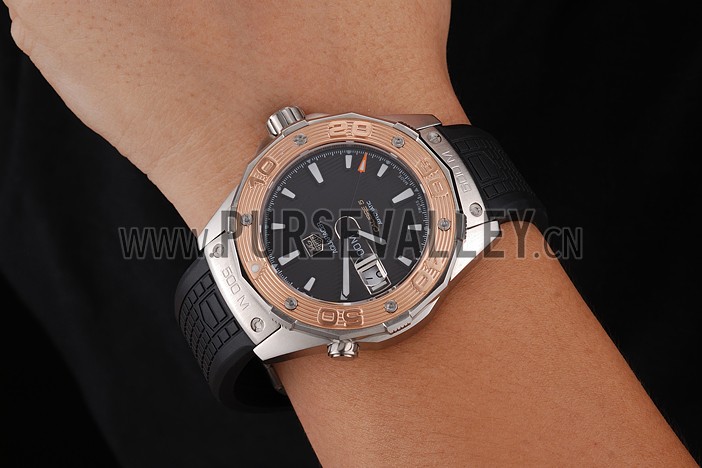 Swiss Tag Heuer Aquaracer Calibre 5 Black Dial Gold Bezel Stainless Steel Case Black Rubber Strap