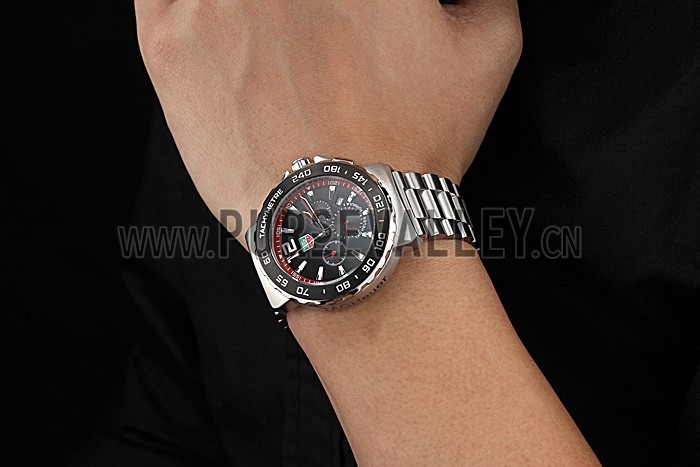 Tag Heuer Formula 1 Chronograph Black Dial Black Bezel Stainless Steel Band Red Numerals 622411