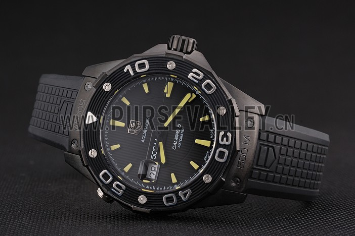 Swiss Tag Heuer Aquaracer Calibre 5 Black Dial Black Bezel Black Case Black Rubber Strap