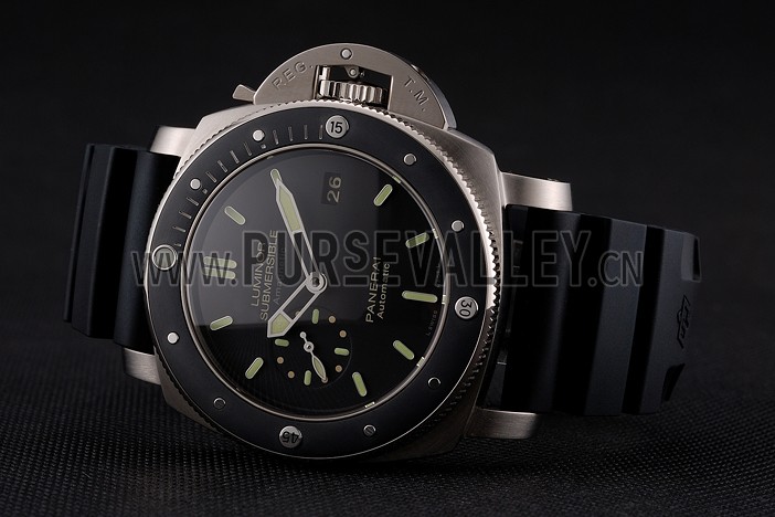 Swiss Panerai Luminor Submersible Black Dial Stainless Steel Case Black Bezel Black Rubber Strap