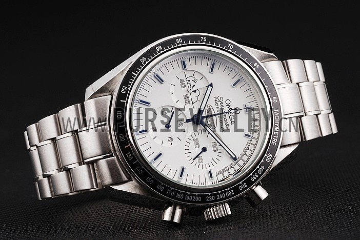 Omega Speedmaster Professional Apollo 13 Silver Snoopy Award White Dial Stainless Steel Case And Bracelet