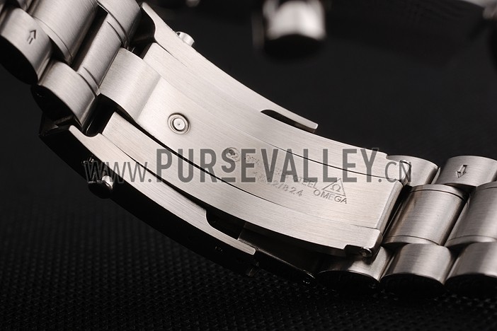 Omega Speedmaster Professional Apollo 13 Silver Snoopy Award White Dial Stainless Steel Case And Bracelet