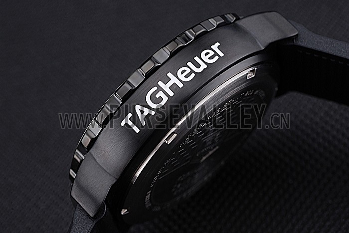 Tag Heuer Formula 1 Chronograph Black Dial Black Bezel Red Numerals 622408