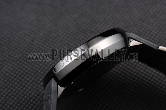 Gucci Black Rubber Band Black Round Dial 2165-300