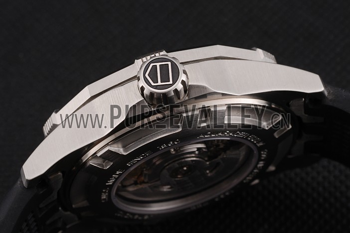 Swiss Tag Heuer Aquaracer Calibre 5 Black Dial Gold Bezel Stainless Steel Case Black Rubber Strap