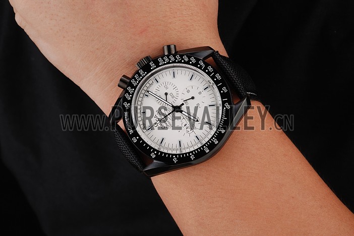 Omega Speedmaster Professional Apollo 13 Silver Snoopy Award White Dial Black Case Black Nylon Strap