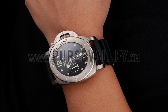 Swiss Panerai Luminor Submersible Black Dial Stainless Steel Case Black Rubber Strap