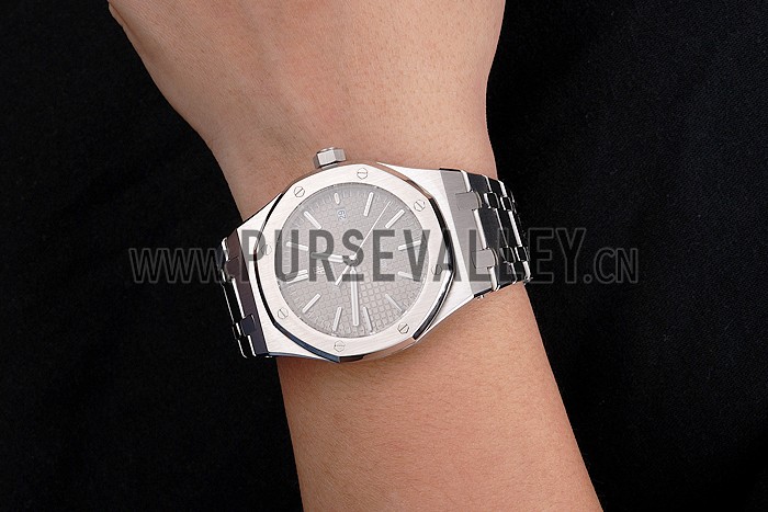 Swiss Audemars Piguet Royal Oak Silver Dial Stainless Steel Case And Bracelet