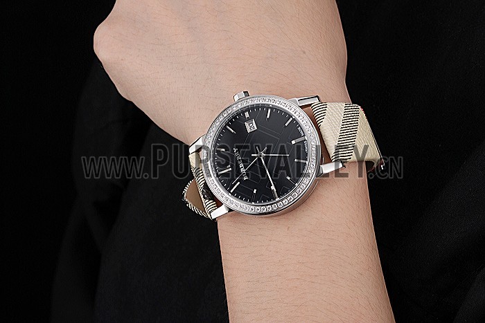 Burberry The City Classic Black Dial Haymarket Bracelet 622568